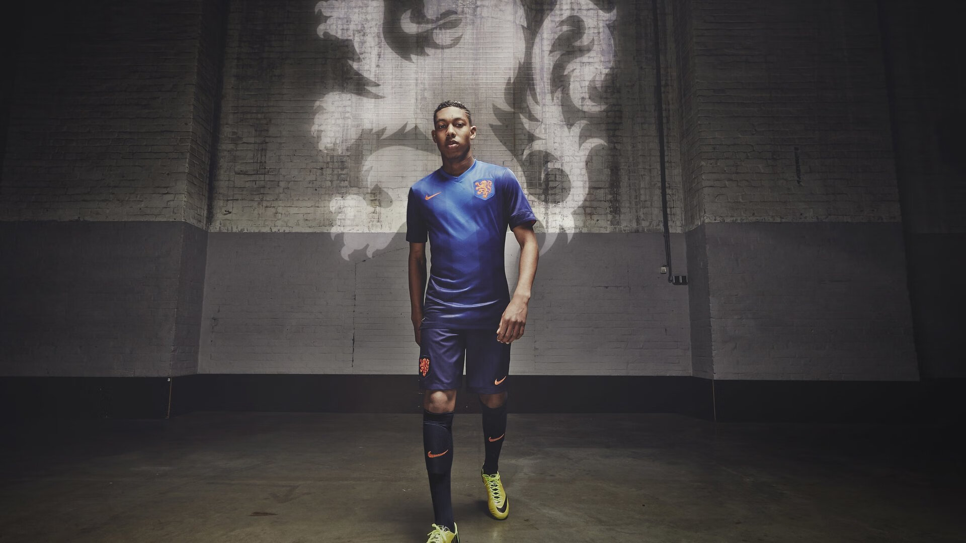 当弗拉霍维奇为深夜让位,一位球迷屏幕里的双重爆发