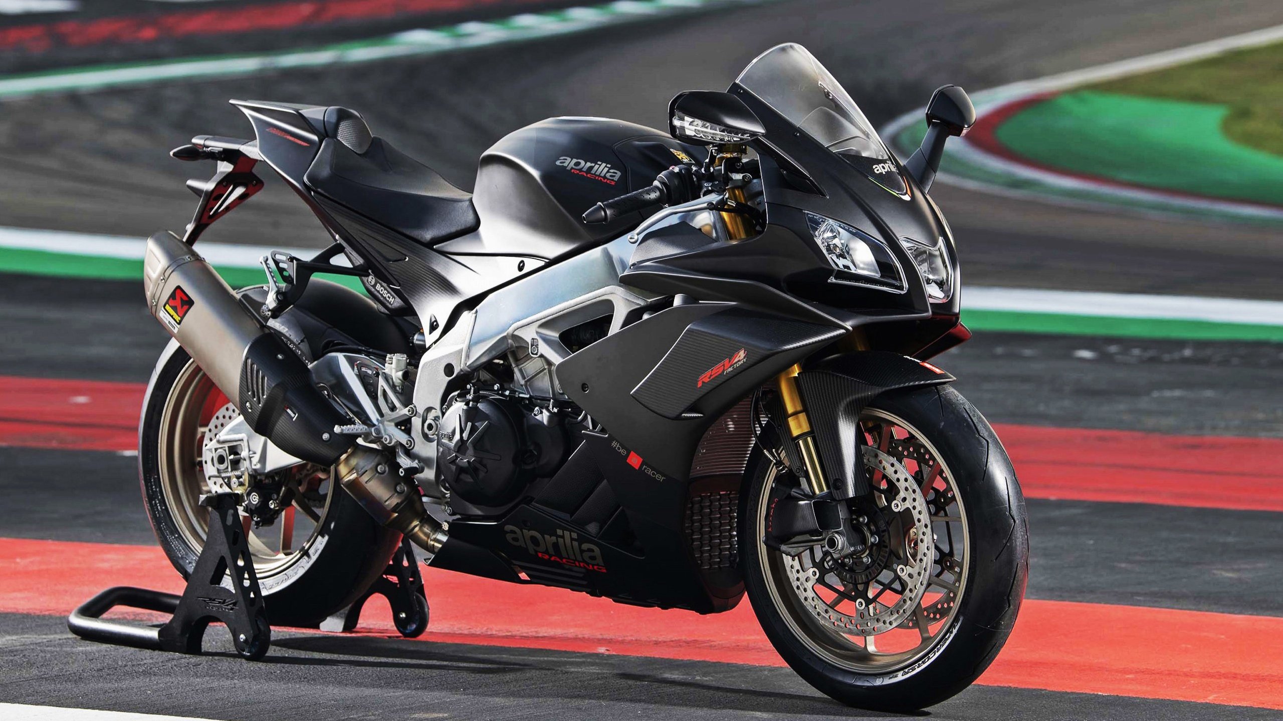 反戈一击与血脉贲张，基耶萨闪耀，莱比锡红牛终场绝杀佛罗伦萨