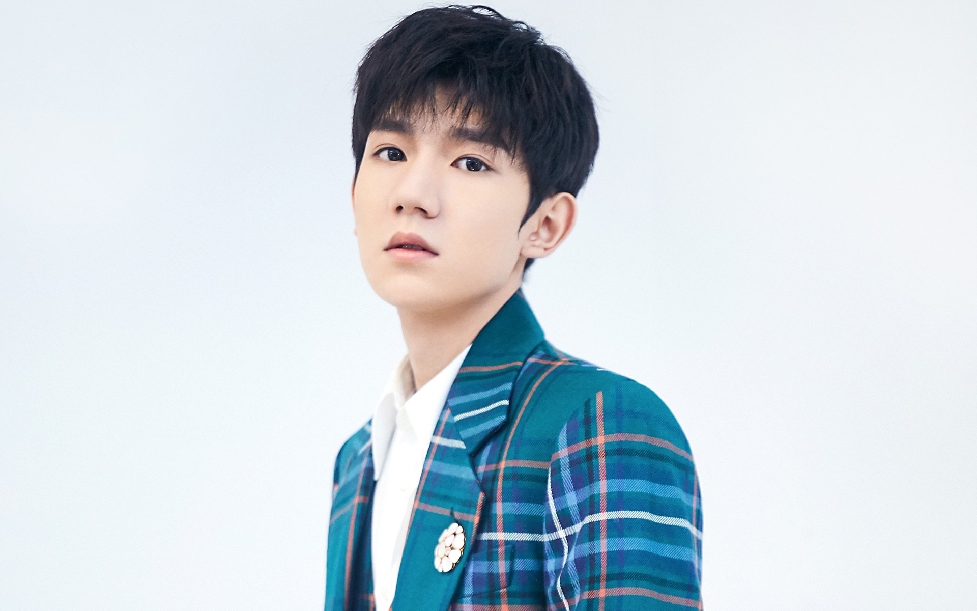 夜莺与战舰，阿劳霍的夜晚，钢铁从舞台中心升起