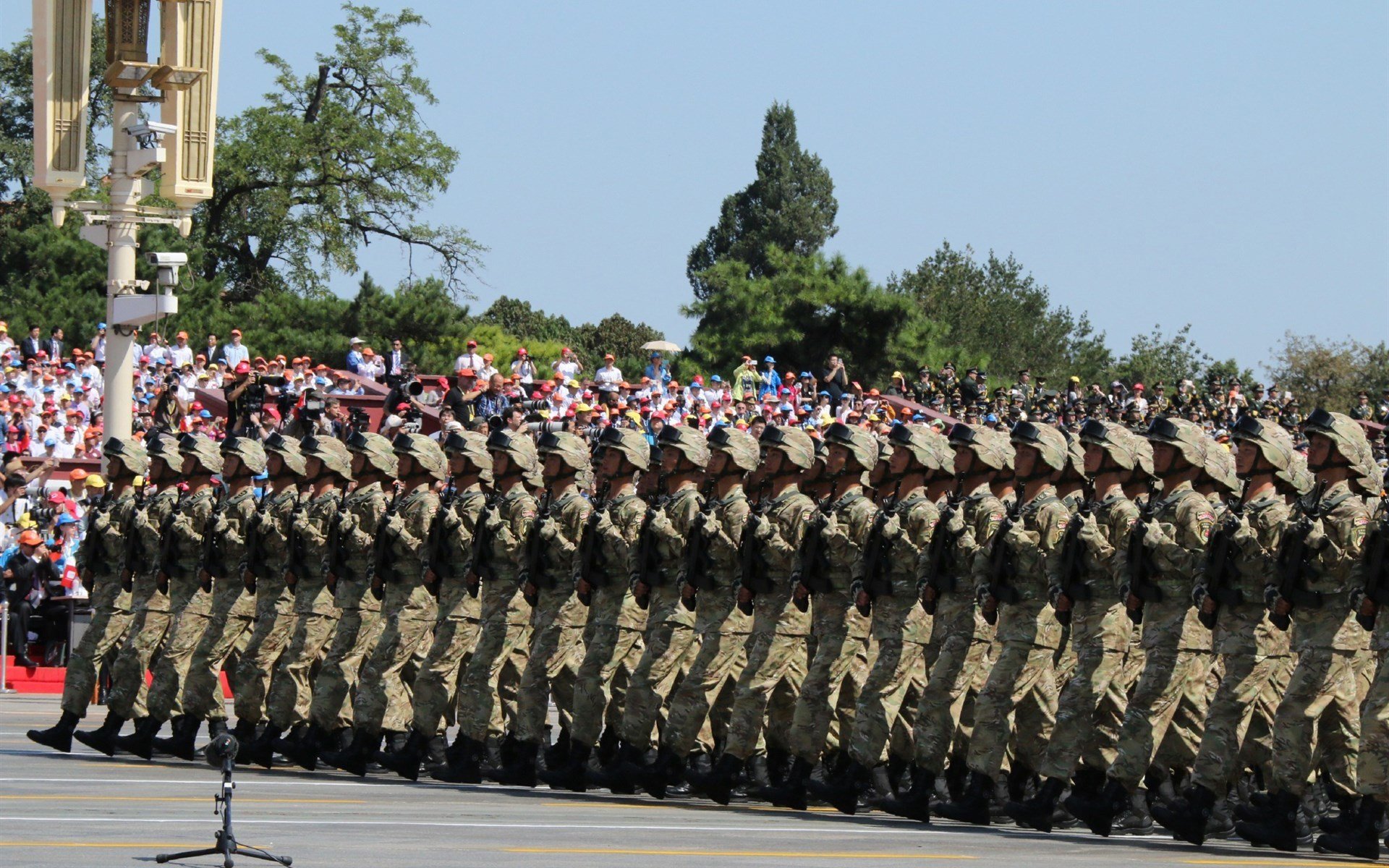南美风暴席卷法兰西！厄瓜多尔火力全开压制里昂，戈麦斯一剑封喉成关键先生