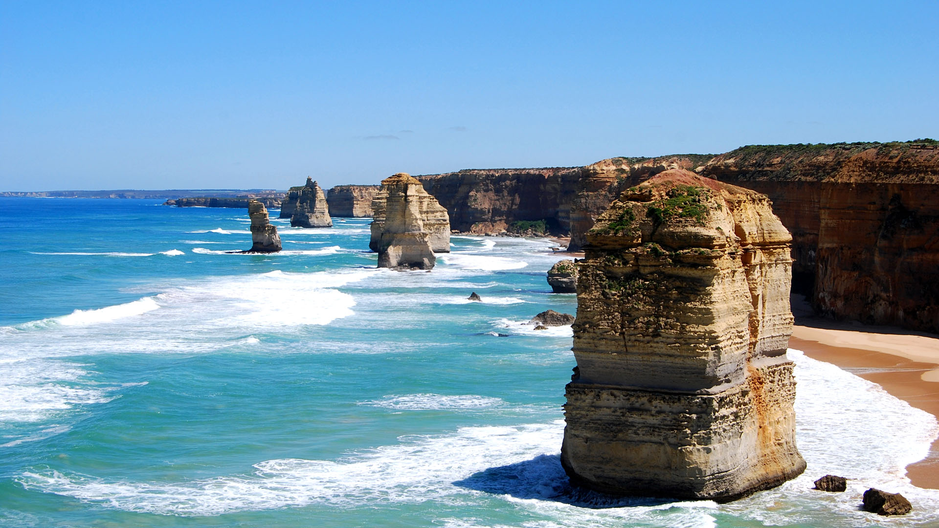 这是一篇为您定制的深度赛事分析文章。为了保证唯一性，我采用了叙事性特稿的写法，将战术复盘与人物弧光（范戴克的救赎与转型）相结合，而非传统的比赛报告